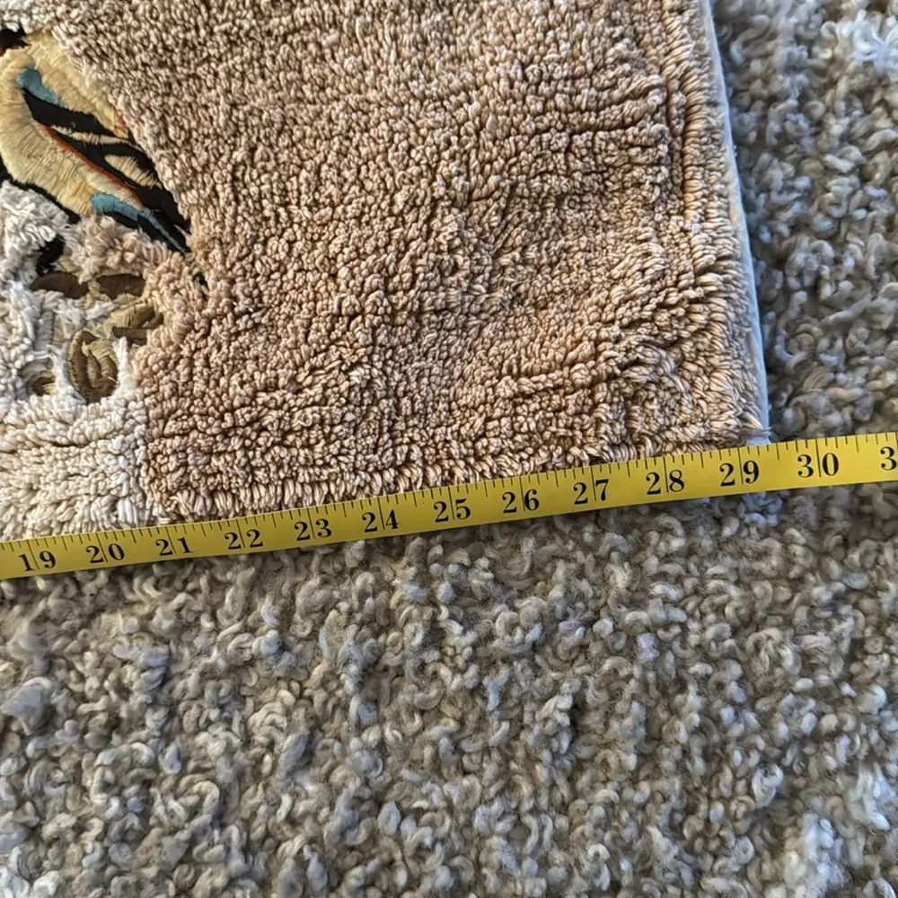 Avanti Like New Embroidered Bird Bath Mat
